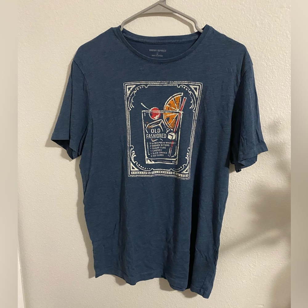 It’s a banana republic blue shirt